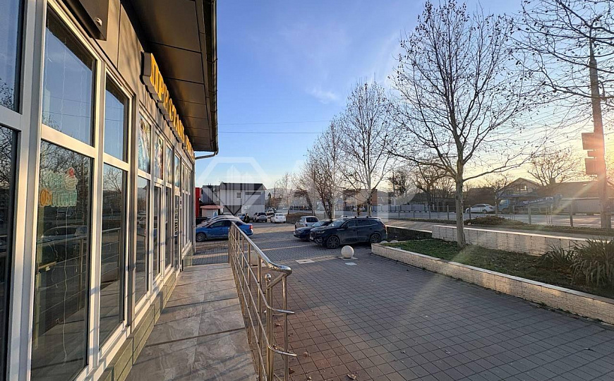 Сдаю 1 этаж 1 линия с ремонтом 100 м² фото