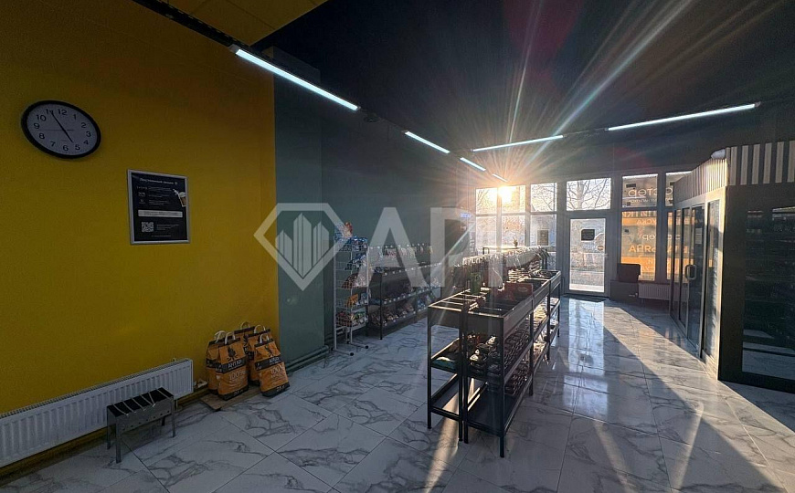 Сдаю 1 этаж 1 линия с ремонтом 100 м² фото