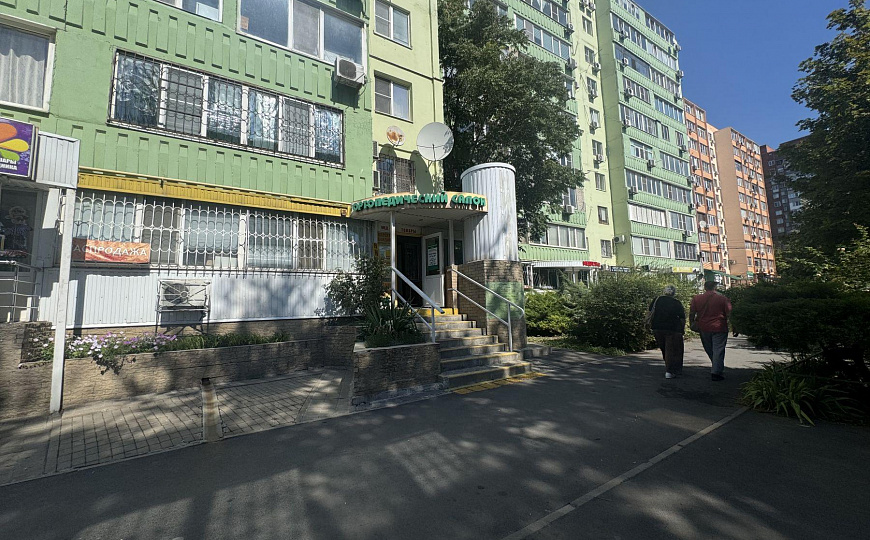 Сдам торговое помещение, 67 м² фото