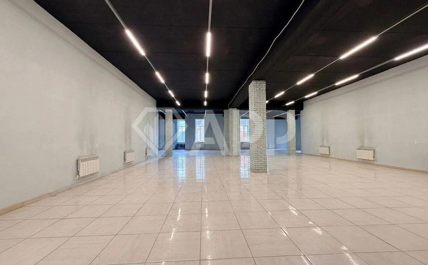 Отдельно стоящее здание 412 м² в аренду фото