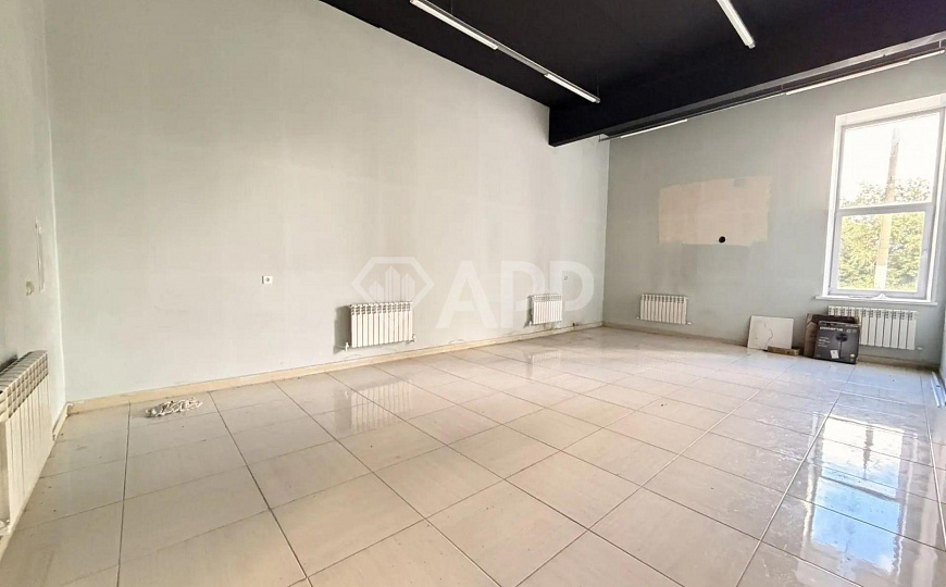 Отдельно стоящее здание 412 м² в аренду фото