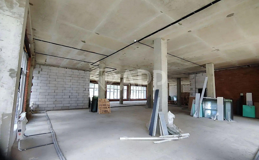 Продаю отдельно стоящее здание, 1 430 м² фото