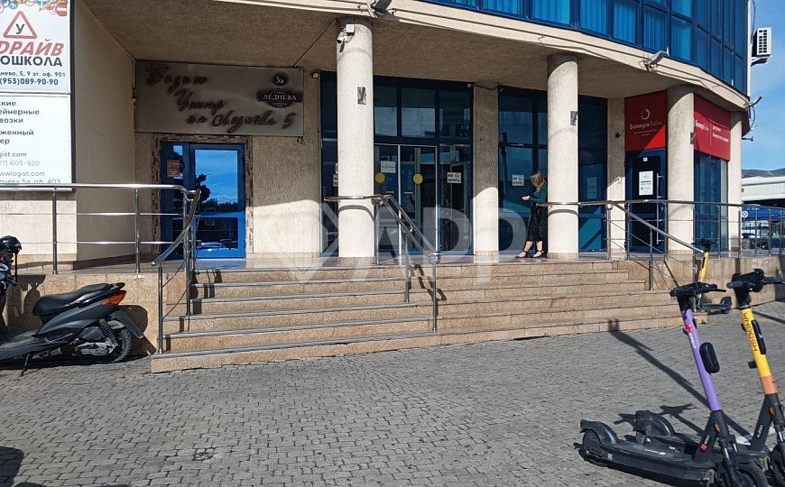 Сдаю офис с ремонтом 82 м² центр вблизи морского торгового порта фото