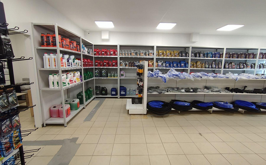 Здание магазина на первой линии 270 м2 фото