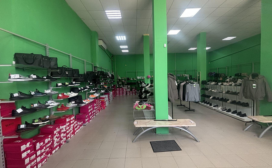 Продам торговое помещение  267 м² в центре г. Новокуйбышевска фото