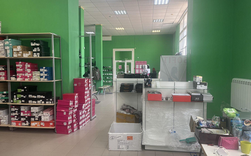 Продам торговое помещение  267 м² в центре г. Новокуйбышевска фото