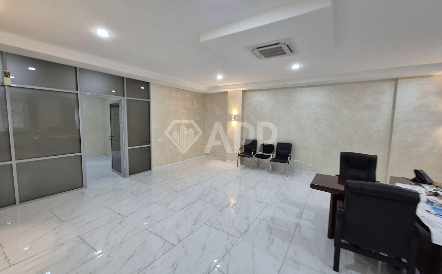 Сдам офисное помещение, 607 м² - 833 м² с отдельным входом и своей рецепцией фото