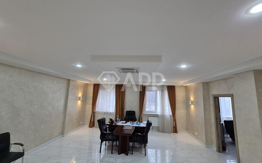 Сдам офисное помещение, 607 м² - 833 м² с отдельным входом и своей рецепцией фото