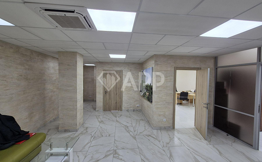 Сдам офисное помещение, 607 м² - 833 м² с отдельным входом и своей рецепцией фото