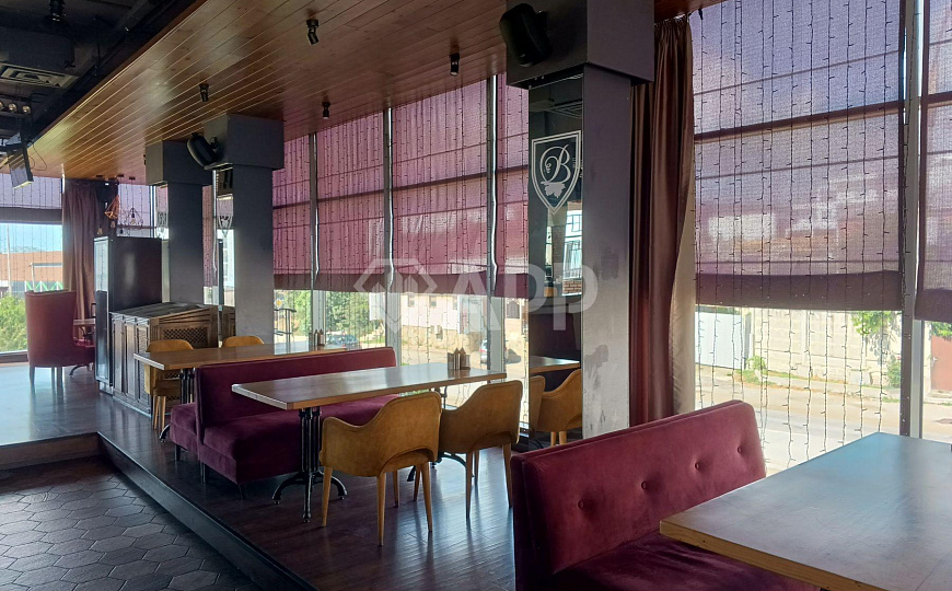 Сдам отдельно стоящее здание, 470 м² фото
