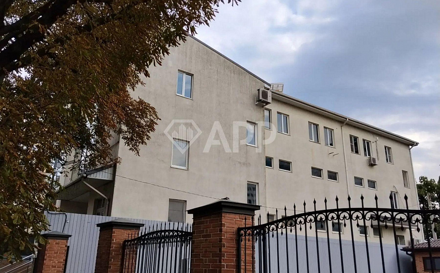 Продаю здание по ул. Ставропольской площадью  1 192 м² фото