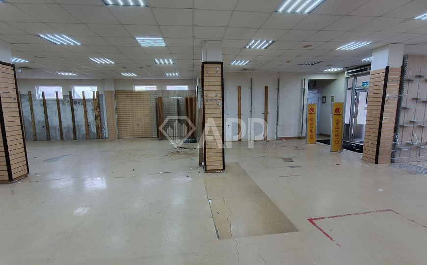 Продаю здание по ул. Ставропольской площадью  1 192 м² фото