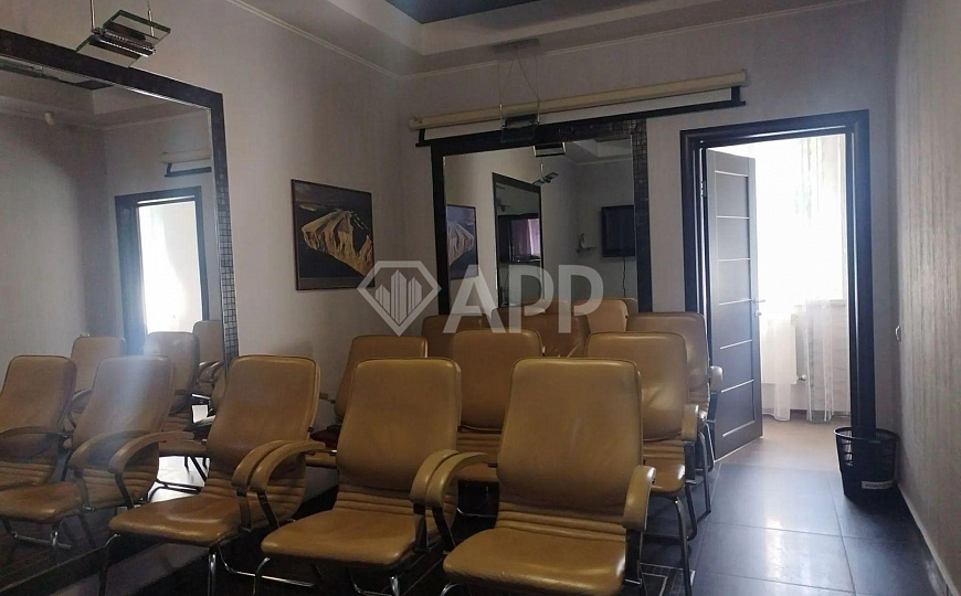 Продам отдельно стоящее здание, 630 м² фото